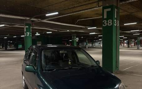 Toyota Raum I, 2000 год, 320 000 рублей, 1 фотография