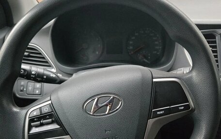 Hyundai Solaris II рестайлинг, 2017 год, 1 150 000 рублей, 8 фотография