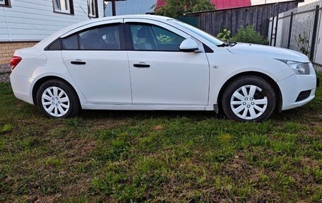 Chevrolet Cruze II, 2011 год, 600 000 рублей, 3 фотография