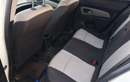Chevrolet Cruze II, 2011 год, 600 000 рублей, 7 фотография