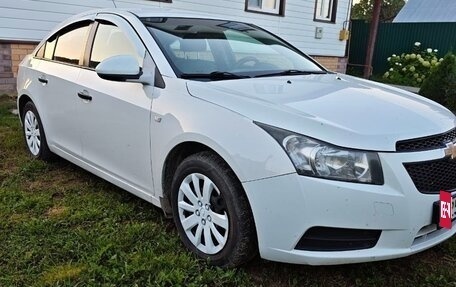 Chevrolet Cruze II, 2011 год, 600 000 рублей, 6 фотография