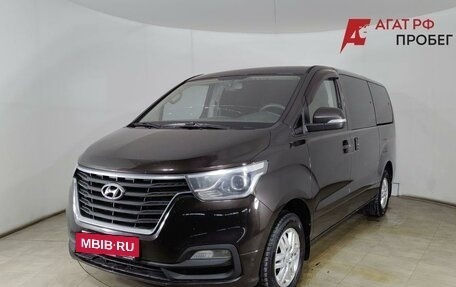 Hyundai H-1 II рестайлинг, 2018 год, 2 090 000 рублей, 3 фотография