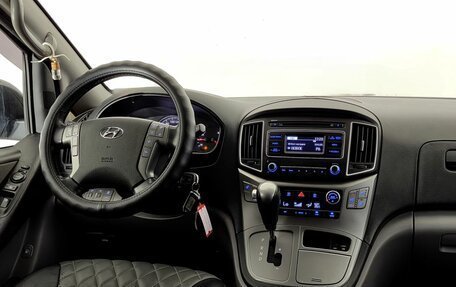 Hyundai H-1 II рестайлинг, 2018 год, 2 090 000 рублей, 10 фотография