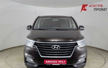 Hyundai H-1 II рестайлинг, 2018 год, 2 090 000 рублей, 2 фотография