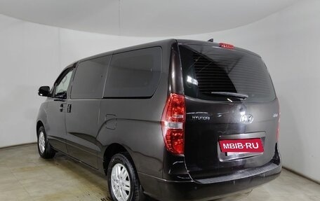 Hyundai H-1 II рестайлинг, 2018 год, 2 090 000 рублей, 5 фотография