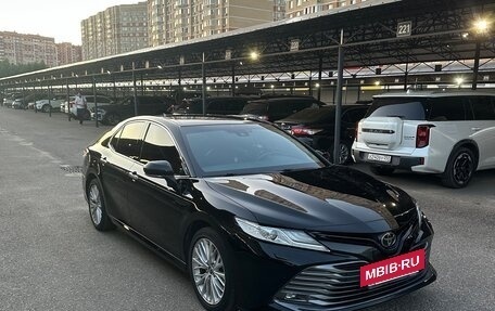 Toyota Camry, 2019 год, 2 800 000 рублей, 2 фотография