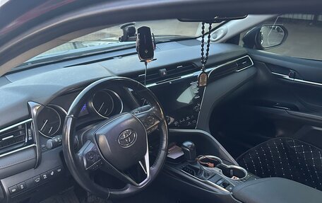 Toyota Camry, 2019 год, 2 800 000 рублей, 10 фотография