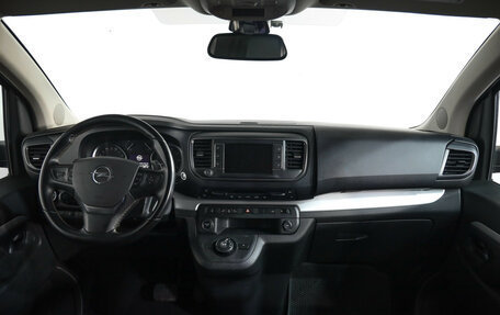 Opel Zafira Life I, 2020 год, 3 299 000 рублей, 10 фотография