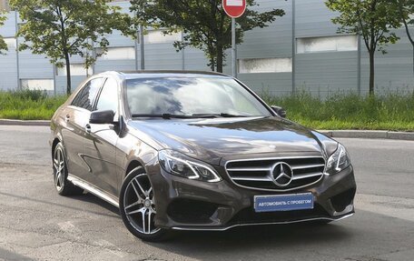 Mercedes-Benz E-Класс, 2015 год, 1 950 000 рублей, 10 фотография