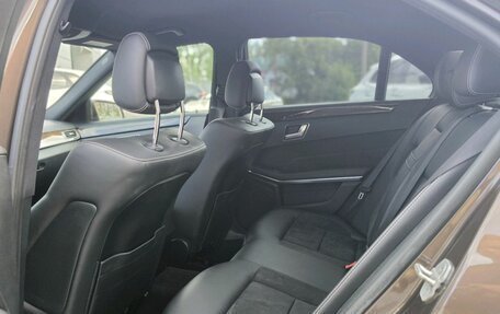 Mercedes-Benz E-Класс, 2015 год, 1 950 000 рублей, 21 фотография