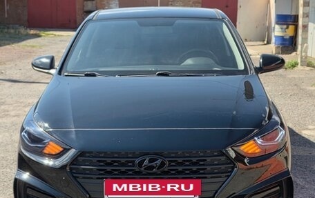 Hyundai Solaris II рестайлинг, 2017 год, 1 550 000 рублей, 2 фотография