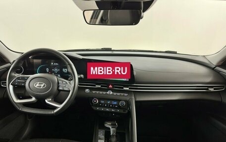 Hyundai Elantra, 2024 год, 2 230 000 рублей, 5 фотография