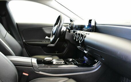 Mercedes-Benz CLA, 2020 год, 2 450 000 рублей, 13 фотография