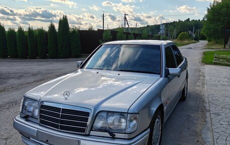 Mercedes-Benz E-Класс, 1994 год, 4 900 000 рублей, 1 фотография