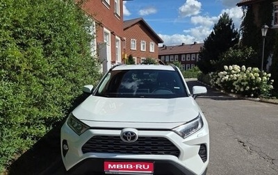 Toyota RAV4, 2021 год, 3 250 000 рублей, 1 фотография