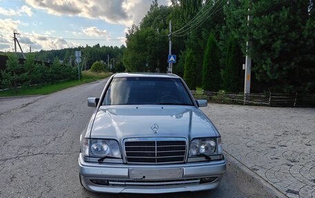Mercedes-Benz E-Класс, 1994 год, 4 900 000 рублей, 8 фотография