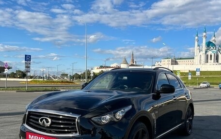 Infiniti QX70, 2015 год, 2 290 000 рублей, 6 фотография