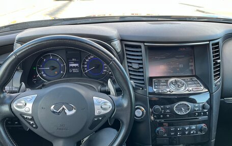 Infiniti QX70, 2015 год, 2 290 000 рублей, 12 фотография