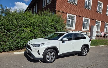 Toyota RAV4, 2021 год, 3 250 000 рублей, 2 фотография