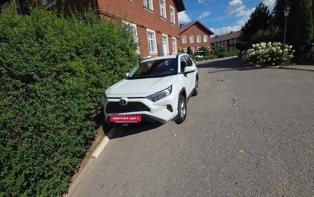 Toyota RAV4, 2021 год, 3 250 000 рублей, 3 фотография