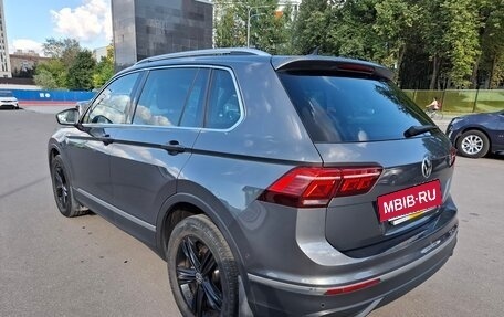 Volkswagen Tiguan II, 2021 год, 2 950 000 рублей, 5 фотография