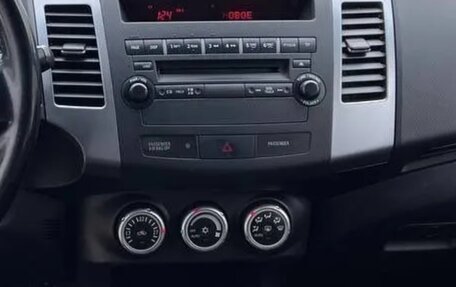 Mitsubishi Outlander III рестайлинг 3, 2008 год, 850 000 рублей, 10 фотография