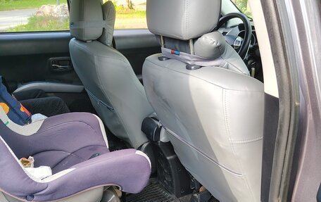 Mitsubishi Outlander III рестайлинг 3, 2008 год, 850 000 рублей, 14 фотография