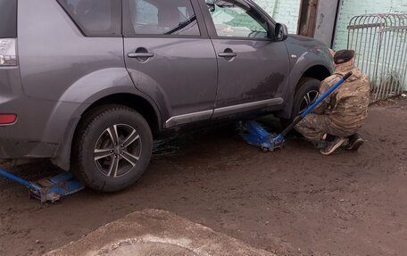 Mitsubishi Outlander III рестайлинг 3, 2008 год, 850 000 рублей, 17 фотография