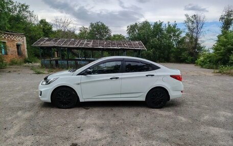 Hyundai Solaris II рестайлинг, 2013 год, 685 000 рублей, 2 фотография