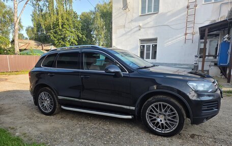 Volkswagen Touareg III, 2011 год, 1 790 000 рублей, 3 фотография