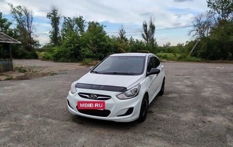 Hyundai Solaris II рестайлинг, 2013 год, 685 000 рублей, 4 фотография