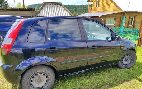 Ford Fiesta, 2005 год, 370 000 рублей, 3 фотография