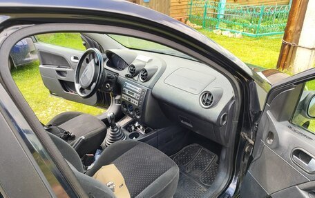Ford Fiesta, 2005 год, 370 000 рублей, 10 фотография