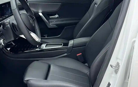 Mercedes-Benz A-Класс, 2024 год, 1 800 010 рублей, 14 фотография