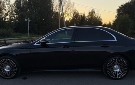 Mercedes-Benz E-Класс, 2019 год, 3 100 000 рублей, 4 фотография