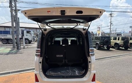 Toyota Voxy III, 2019 год, 2 000 000 рублей, 6 фотография