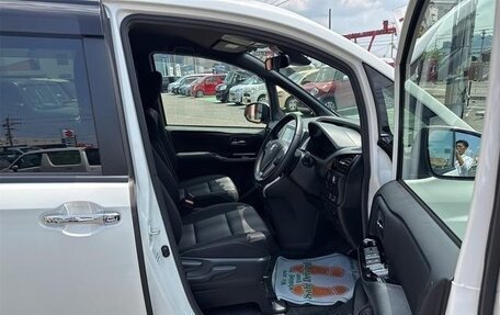 Toyota Voxy III, 2019 год, 2 000 000 рублей, 12 фотография