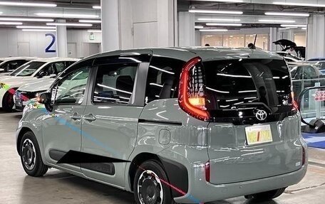 Toyota Sienta, 2022 год, 1 200 000 рублей, 4 фотография