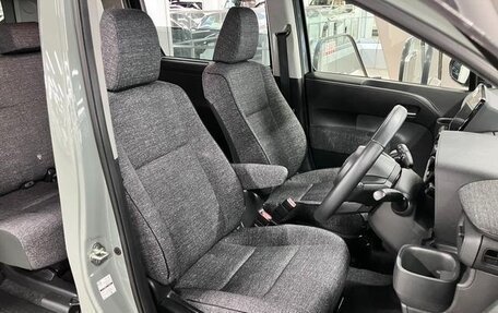 Toyota Sienta, 2022 год, 1 200 000 рублей, 14 фотография