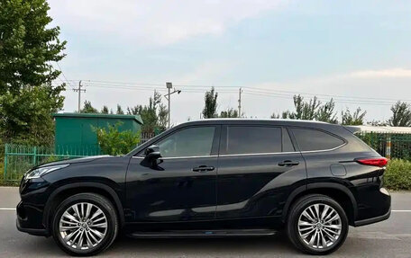 Toyota Highlander, 2024 год, 4 940 000 рублей, 4 фотография