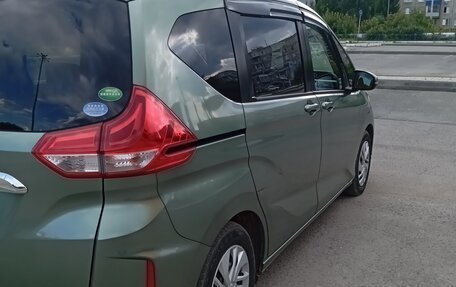 Honda Freed II, 2021 год, 1 570 000 рублей, 6 фотография