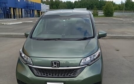 Honda Freed II, 2021 год, 1 570 000 рублей, 2 фотография