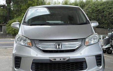 Honda Freed I, 2015 год, 798 000 рублей, 2 фотография