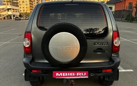 Chevrolet Niva I рестайлинг, 2004 год, 380 000 рублей, 4 фотография