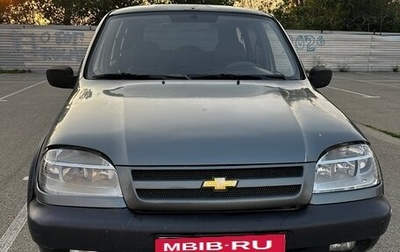 Chevrolet Niva I рестайлинг, 2004 год, 380 000 рублей, 1 фотография