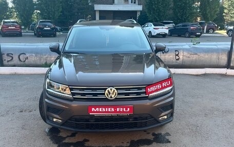Volkswagen Tiguan II, 2018 год, 2 200 000 рублей, 1 фотография