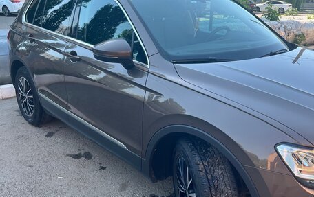 Volkswagen Tiguan II, 2018 год, 2 200 000 рублей, 2 фотография