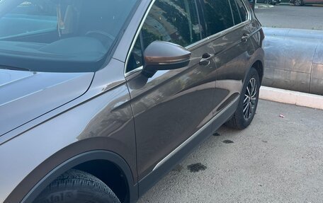 Volkswagen Tiguan II, 2018 год, 2 200 000 рублей, 3 фотография