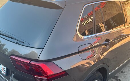 Volkswagen Tiguan II, 2018 год, 2 200 000 рублей, 4 фотография