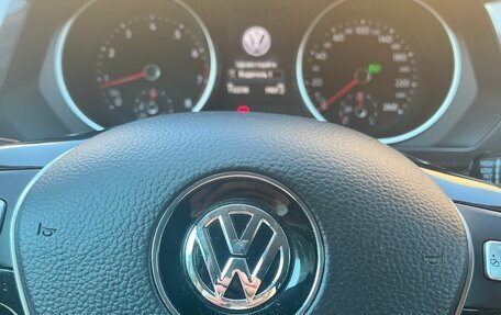 Volkswagen Tiguan II, 2018 год, 2 200 000 рублей, 7 фотография